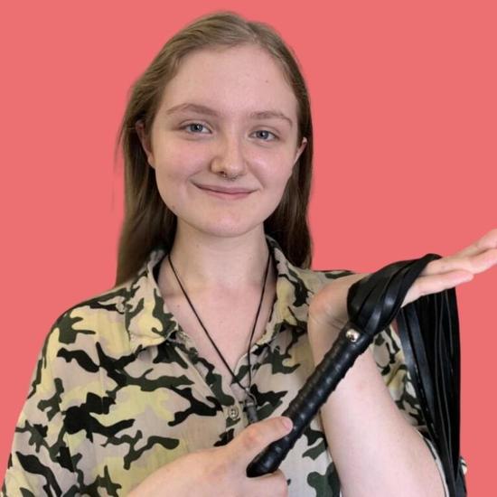 DOMINIX Deluxe Leather Flogger — Test & Review